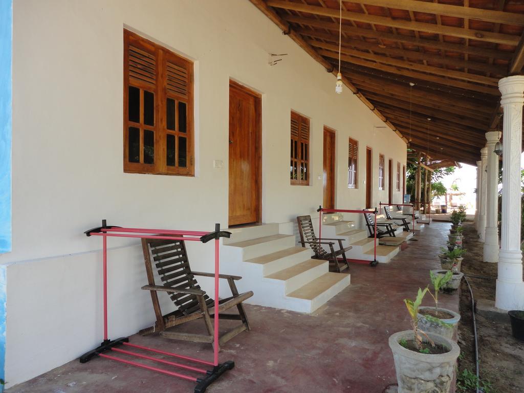 Yoho Hotel Arugambay Beach Inn Arugam Bay Exterior photo