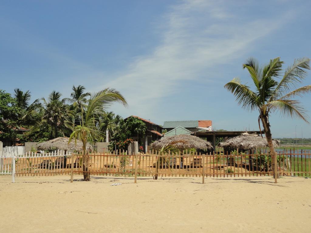 Yoho Hotel Arugambay Beach Inn Arugam Bay Exterior photo
