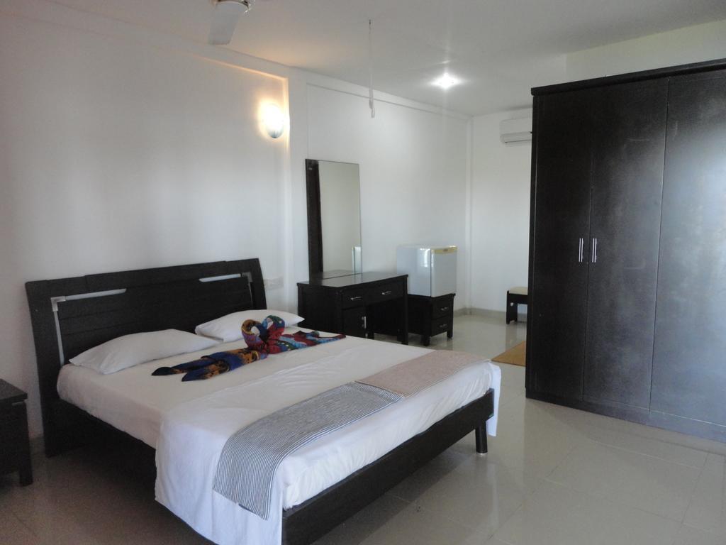Yoho Hotel Arugambay Beach Inn Arugam Bay Room photo