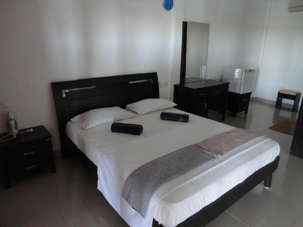 Yoho Hotel Arugambay Beach Inn Arugam Bay Room photo